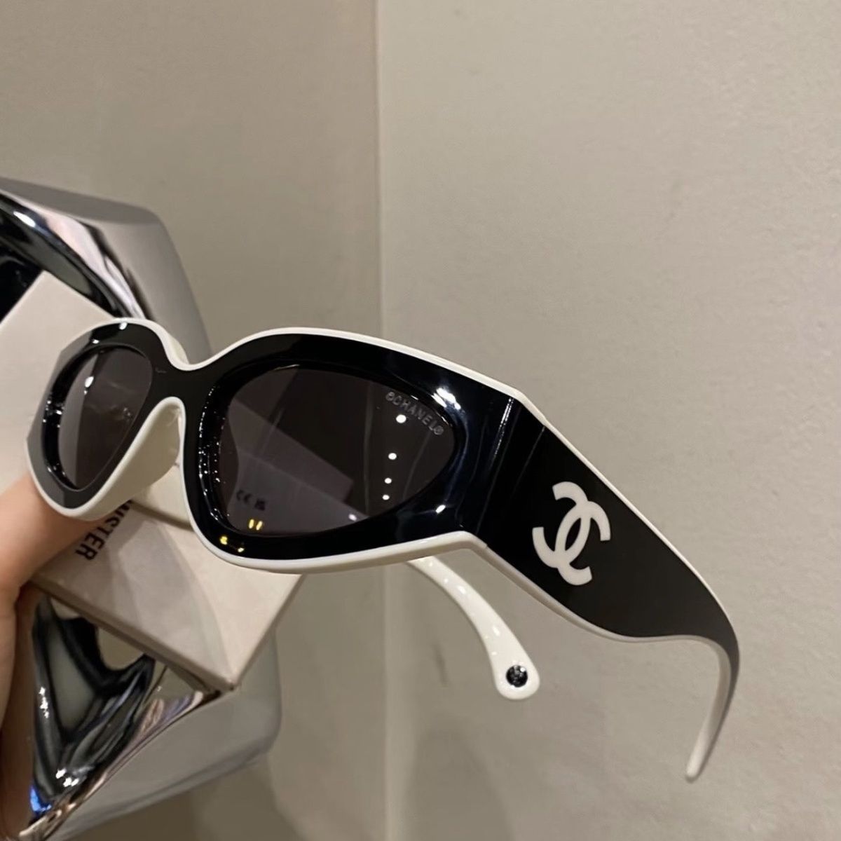 New fashion women's SunglassesXC052026090102
