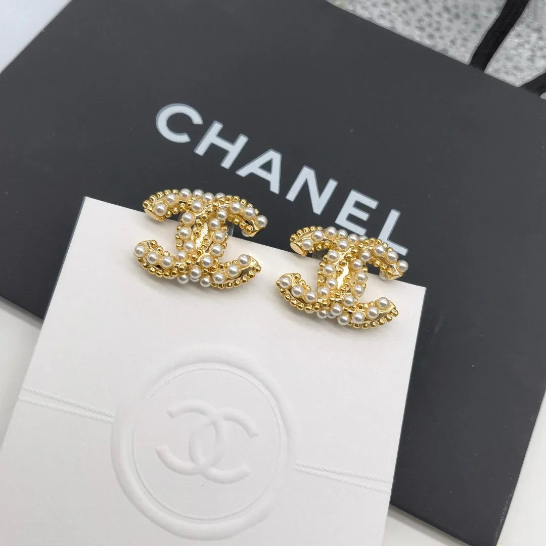 Fashion and versatile earrings 1024052312