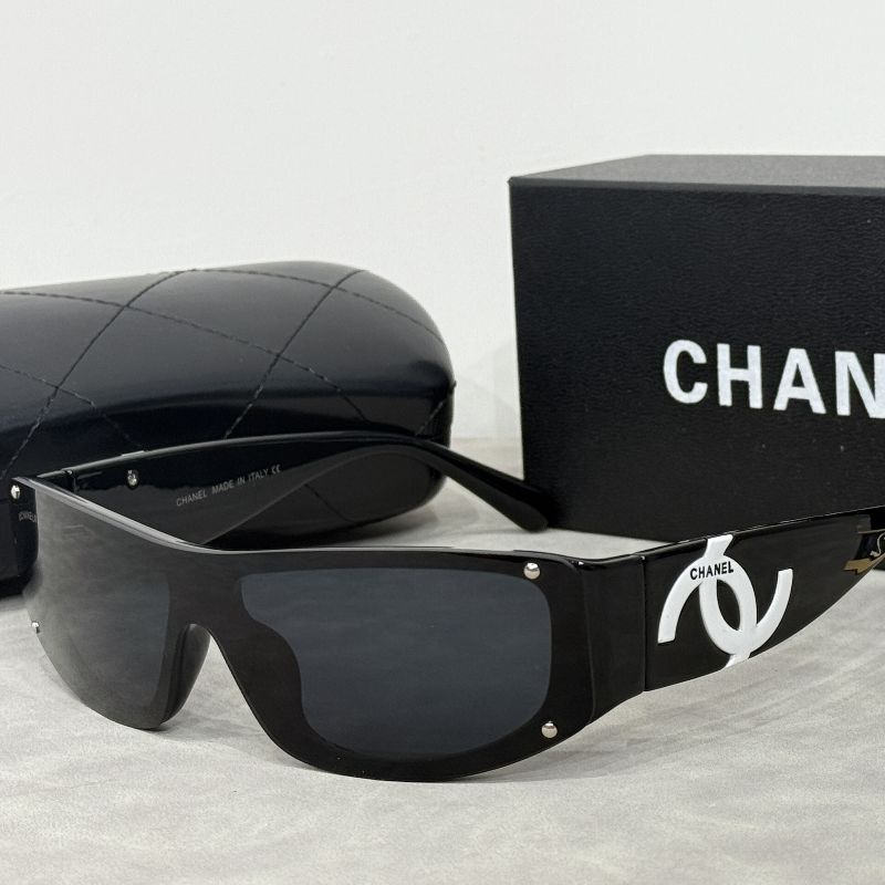 New fashion women's SunglassesXC052026090101