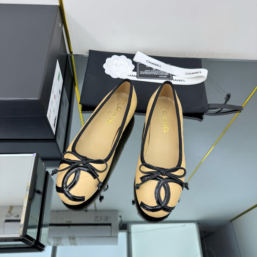 New C Logo Leather Women's ShoesXC052025041401