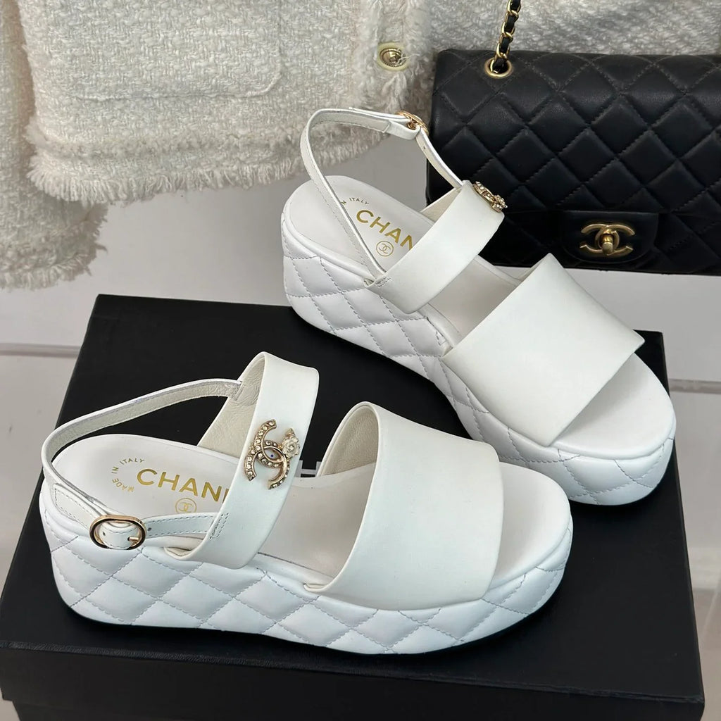 New fashion White and Black C Logo Women's SandalsXC052024021804