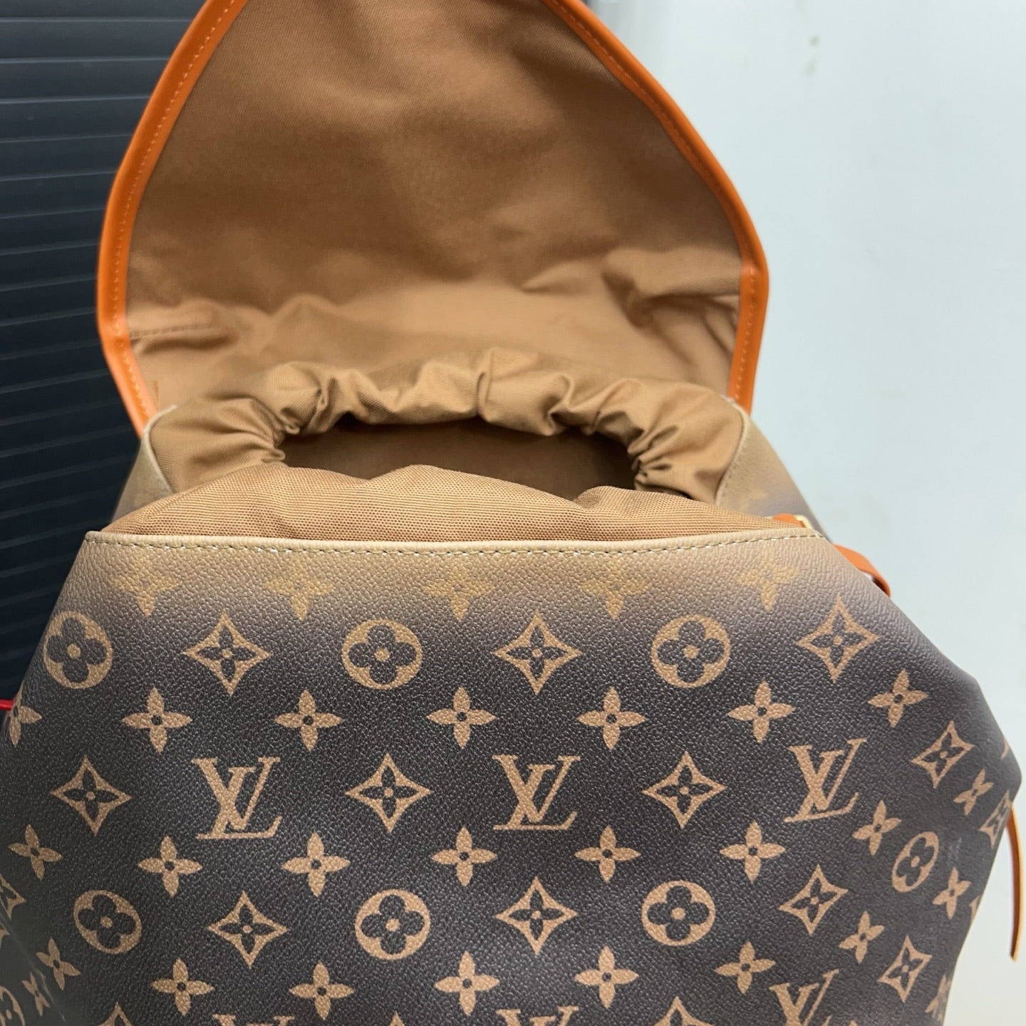 New V Logo handmade Leather fashion BagsXC052024022405