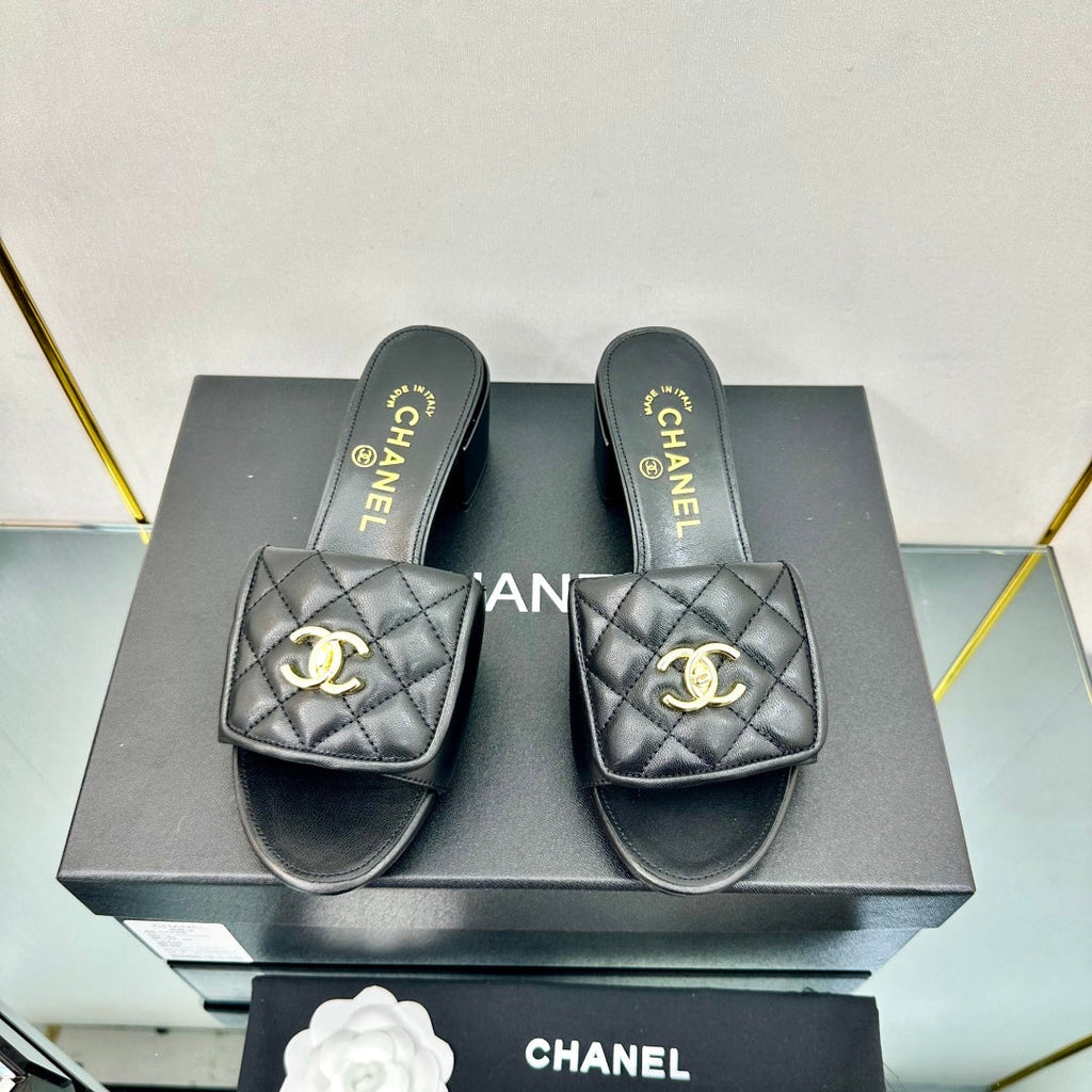 New C Logo Leather Women's ShoesXC052025041402