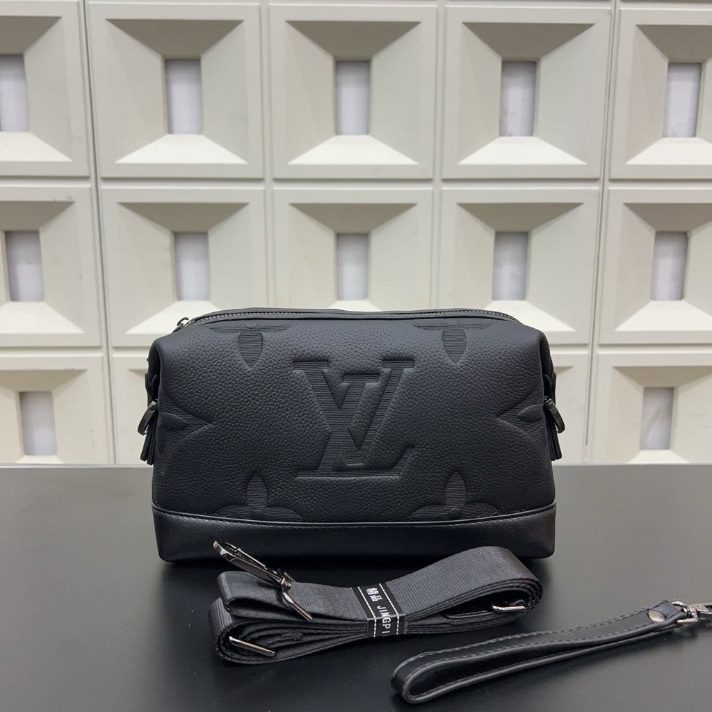 New  Black Leather V Logo Men's BagsXC052025110304